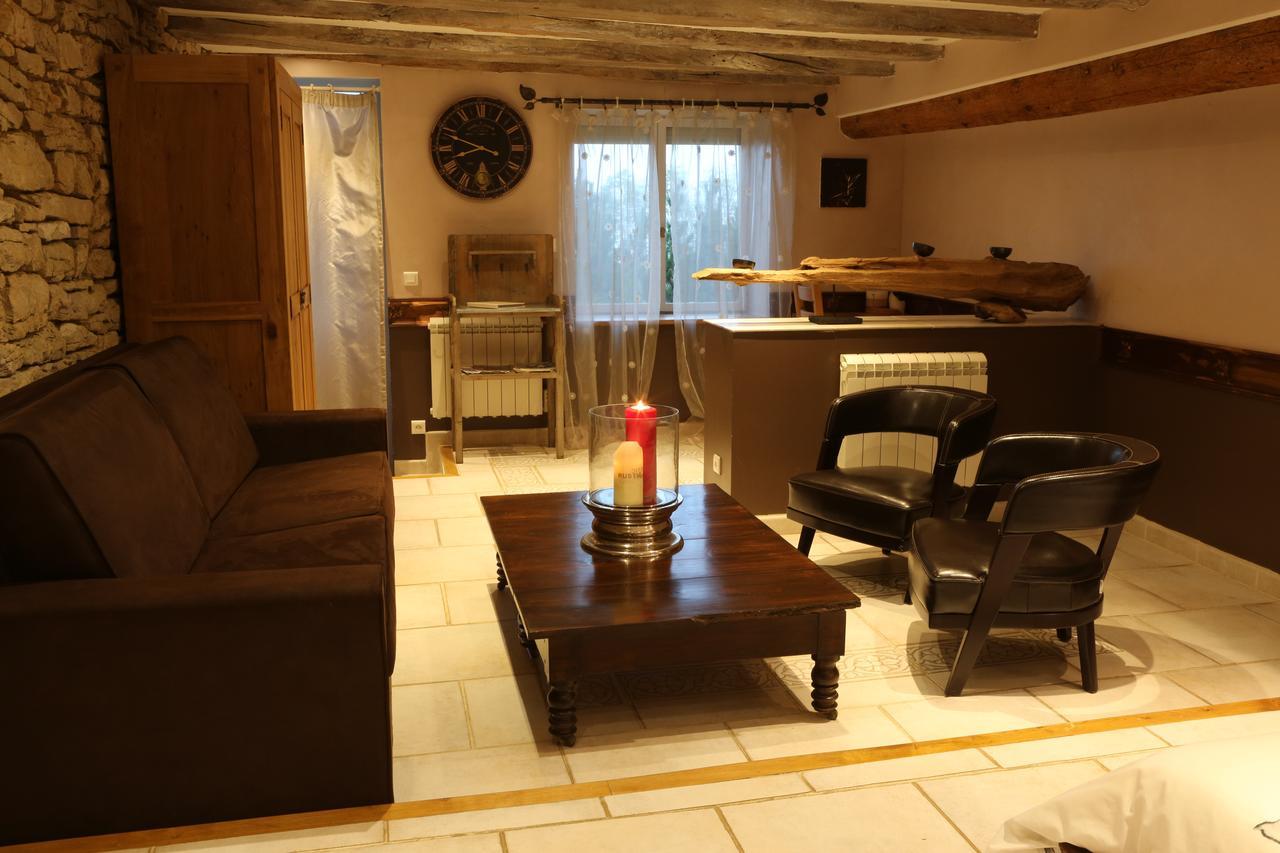 Chambres D'Hotes Le Repere Des Anges Et Spa Larnod ภายนอก รูปภาพ